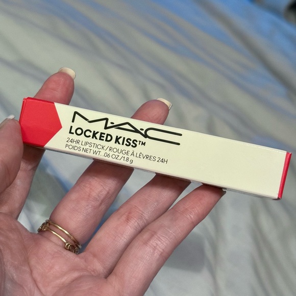 MAC Cosmetics Locked Kiss 24hr Lipstick - Picture 8 of 9